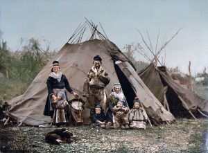 Familijŏ Sami kole 1900 roku.